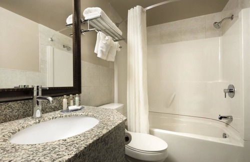 South Lethbridge Hotel | Travelodge by Wyndham Lethbridge
