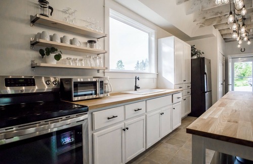 Port George Cottage | Ultra Private Oceanfront Cottage with Sunset Views