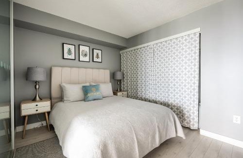 CityPlace Apartment | Unbeatable Lake View 1bd & den in Downtown Toronto