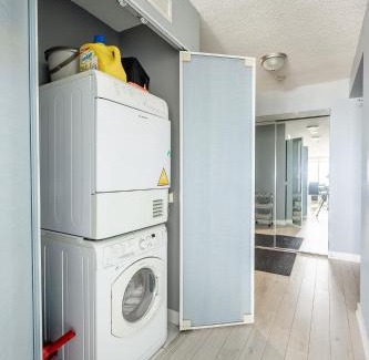 CityPlace Apartment | Unbeatable Lake View 1bd & den in Downtown Toronto