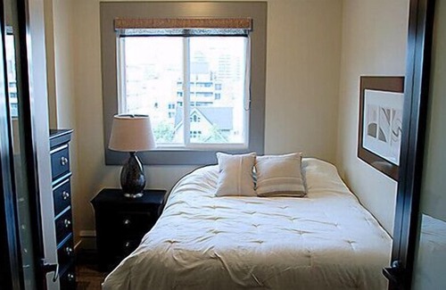 Connaught Apartment | Uptown 1D06 - 1 Bedroom + Den - Calgary, Alberta