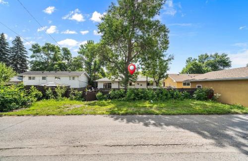 Southeast Calgary House | Very Central& Fully Renovated - Near Zoo& Downtown