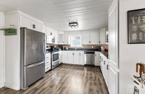 Grand Barachois Cottage | Very cozy and spacious 4-season cottage with easy access to Ocean