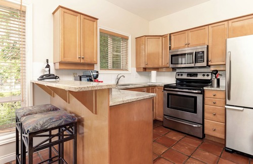 South Pandosy Apartment | Villa's At Eldorado Resort