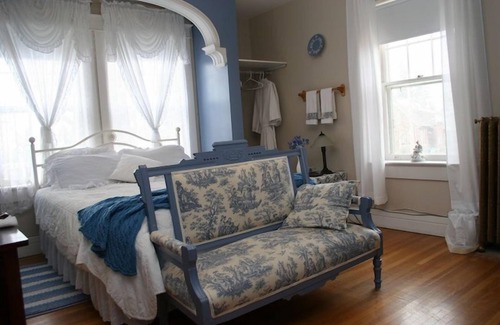Moose Jaw Bed & Breakfast | Wakamow Heights Bed & Breakfast