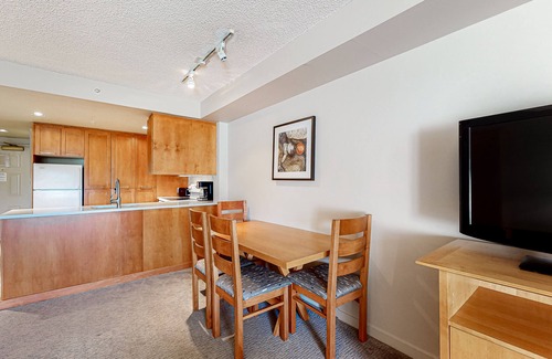 Whistler Village Apartment | Warm studio near the lifts with jetted tub & gym