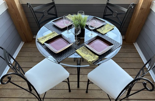 Collingwood House | Waterfront home w/beach, pool, and tennis. 5 min to Blue Mountain.