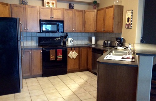 Central Okanagan Condo | Waterfront, Lake View, 2 Bedroom, 2Bath Condo on 9th floor