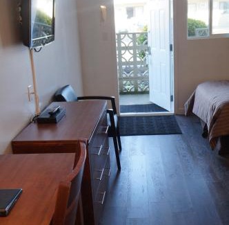Langley Hotel | Westward Inn & Suites