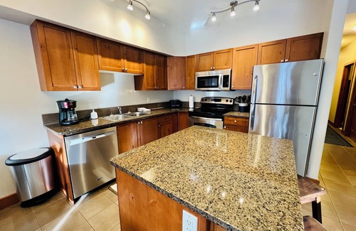 East Kootenay Condo | Your Home Base for Adventure-Ski-Bike-Relax-Soak - Private Hot Tub