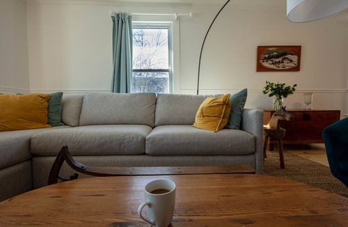 Saint-Marc-sur-Richelieu House | À 30 Minutes de Montréal, Magnifique Centenaire, Avec Accès Privé à la Rivière