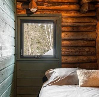 Saint-Simeon Ski Chalet | ÖBois Charlevoix - L'Écurie 4 Studio