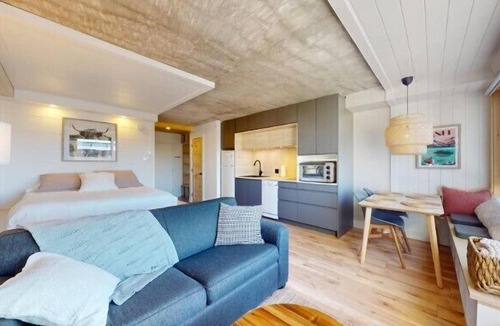 Beaupre Condo | 1-407 : Studio Deluxe - 4 people.