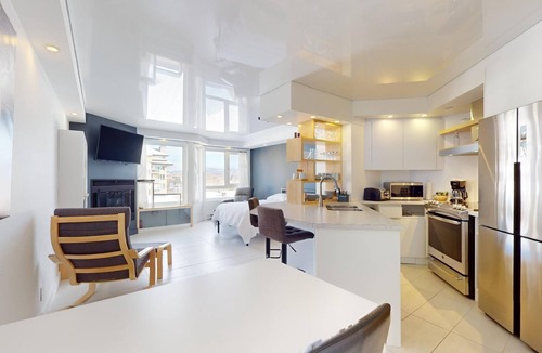 Beaupre Condo | 1-413 : Standard Studio - 2 people.
