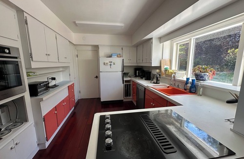 Gordon Head House | 1.7 Acres Beautiful waterfront house near downtown and UVIC