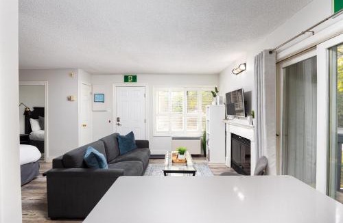 Craigleith House | 1 Bed, 1 Bath Lovely Open Concept Resort Condo