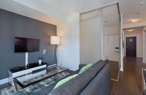 Willowdale Apartment | 1 Bedroom/1 Bathroom Suite