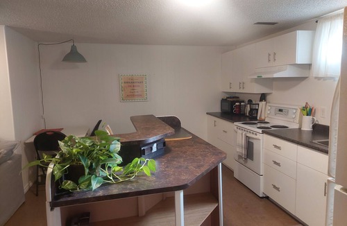 Sherwood Park House | 1 bedroom suite,with private entrance, in safe,quiet tree lined neighborhood.