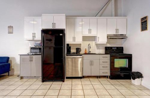 La Petite-Patrie Apartment | #1 - Big Loft - Plaza St-hubert