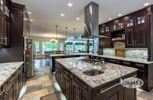 Coldwater Cottage | 10 bed, 7 bath, cottage on Six Mile Lake, level land great for kids!