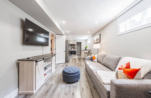 Burlington Apartment | 10 min walk to DT, stylish, free parking | IOB3