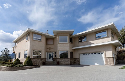 Okanagan-Similkameen House | 10 minutes from Penticton just off Skaha Lake, stunning views from Hot Tub!