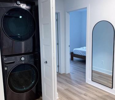 Longueuil Apartment | 10 minutes to DT with Free parking
