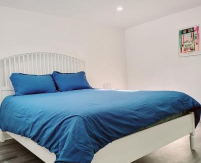 Laprairie House | 10 minutes to Montreal entire place 2 bedrooms private entrance