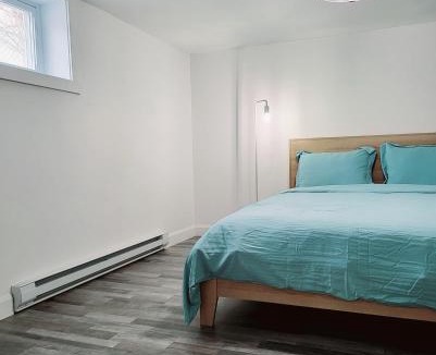 Laprairie House | 10 minutes to Montreal entire place 2 bedrooms private entrance