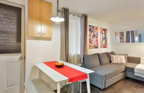 Gay Village Apartment | 100 METERS to METRO BEAUDRY - FULL APARTMENTS - 1 minute walk to the FAMOUS ST CATHERINE STREET - Montcalm units
