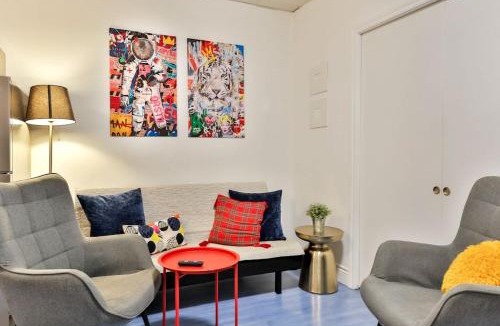 Gay Village Apartment | 100 METERS to METRO BEAUDRY - FULL APARTMENTS - 1 minute walk to the FAMOUS ST CATHERINE STREET - Montcalm units
