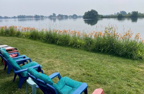 Edwardsburgh/Cardinal Apartment | 1000 ISLANDS WATERFRONT ACCOMMODATION