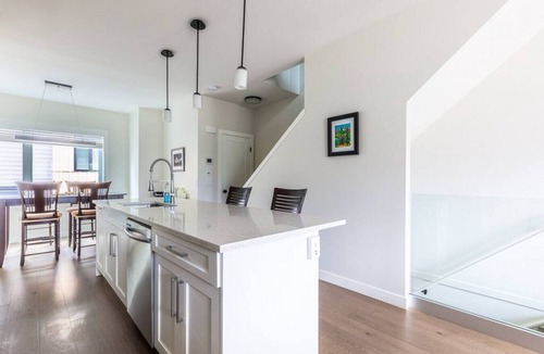 Canmore Apartment | 109 - 1106 Bow Valley Trail · Panoramic Mountain View Townhome w/AC