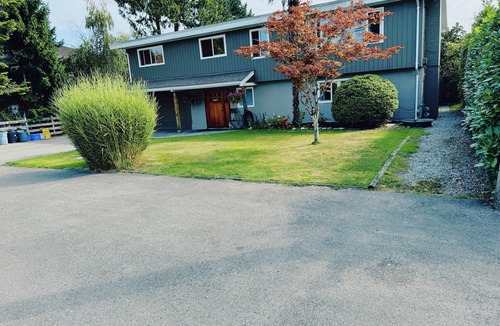 Delta House | 10min to Ferry.30 mins to airport. Family sized separate entrance.Pets-friendly.