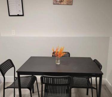 Southwest Edmonton Bed & Breakfast | 11 m² Bed and breakfast ∙ 6 guests