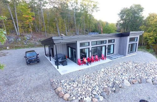L'lle-du-Grand-Calumet House | 114 acres riverside property for you to enjoy peace and tranquility!