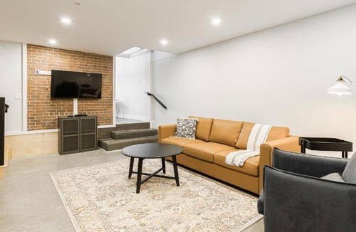 Moncton Apartment | 117 m² Serviced apartment ∙ 3 bedrooms ∙ 6 guests