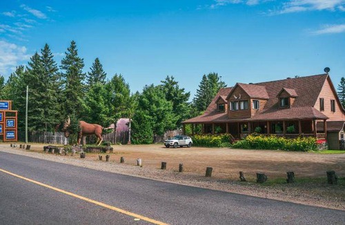 Mauricie House | 120 m² Motel ∙ 3 bedrooms ∙ 9 guests