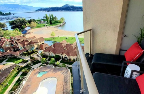 North End Apartment | #1201 Premium Executive 3 Bed Lakeview Suite