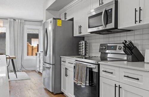 West Edmonton House | 130 m² House ∙ 4 bedrooms ∙ 10 guests
