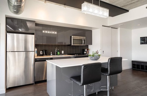 Downtown Winnipeg Condo | (1304)Downtown Glasshouse Radiant 2BR 1BATH + Fast WiFi (311)