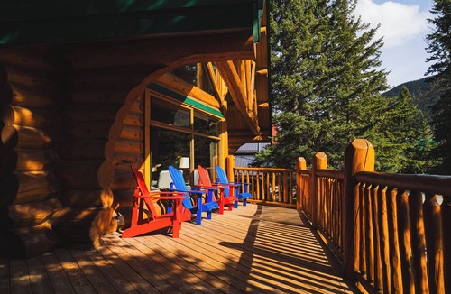 Jasper East Cabin | #131 Three Bedroom Chalet