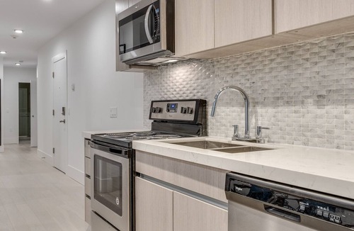 West End Apartment | 1425 Haro St - 3 Bedrooms - Downtown Vancouver