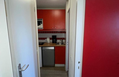 Plagne 1800 Apartment | 150m from resort center, Ground floor, view mountain, terrace, tv, 25m², La Plagne