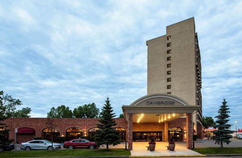 Red Deer Hotel | 152 m² Hotel ∙ 2 bedrooms ∙ 127 guests