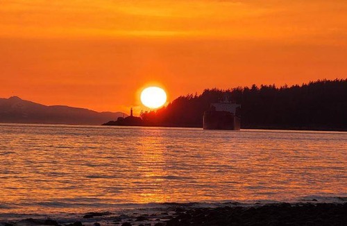 West Vancouver Bed & Breakfast | 158 m² Bed and breakfast ∙ 2 bedrooms ∙ 6 guests