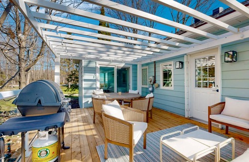 Innisfil Cottage | 167 m² Cabin ∙ 2 bedrooms ∙ 8 guests