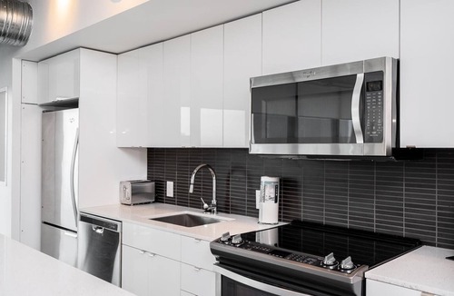 Downtown Winnipeg Condo | (1703)Downtown Glasshouse Sophisticated 2BR1BATH +Fast WiFi(311)