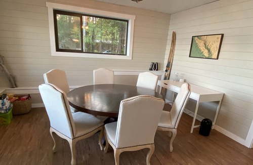 Sproat Lake House | 173 feet of beach, 1.6 acre property, privacy and relaxation at the lake!