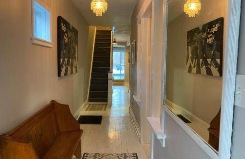 Greenwood - Coxwell House | 177 m² House ∙ 5 bedrooms ∙ 8 guests